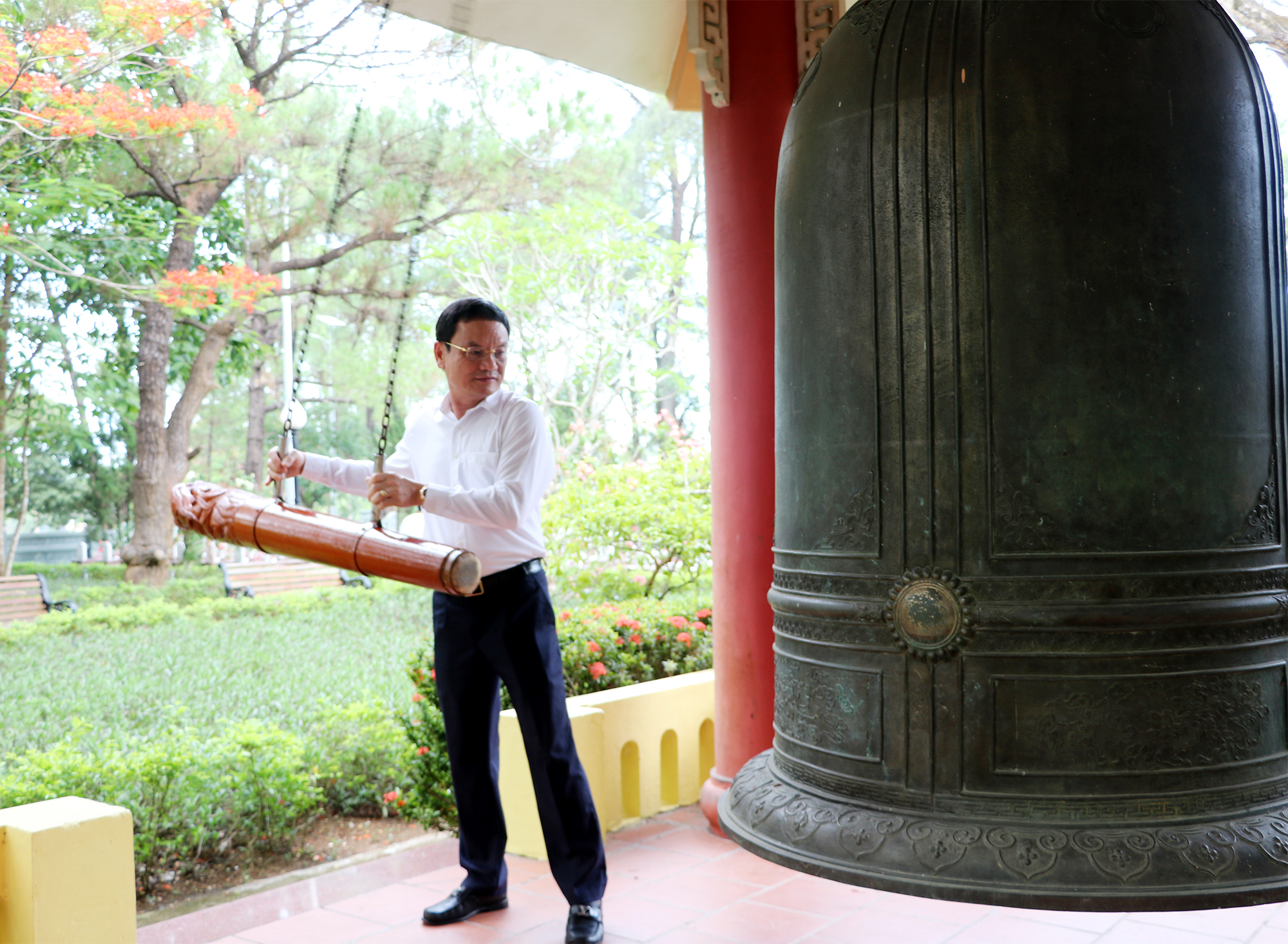 Anh-tin-bai